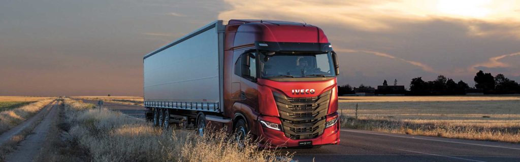 Nuovo IVECO S-WAY - La tua casa lontano da casa - Borgo Agnello iveco-s-way-rosso