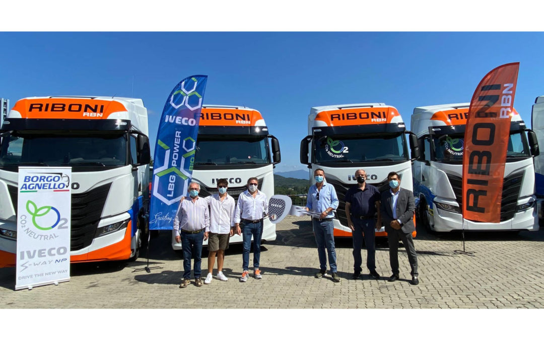 IVECO consegna dieci IVECO S-WAY a Riboni RBN Srl per il trasporto farmaci sulle tratte internazionali