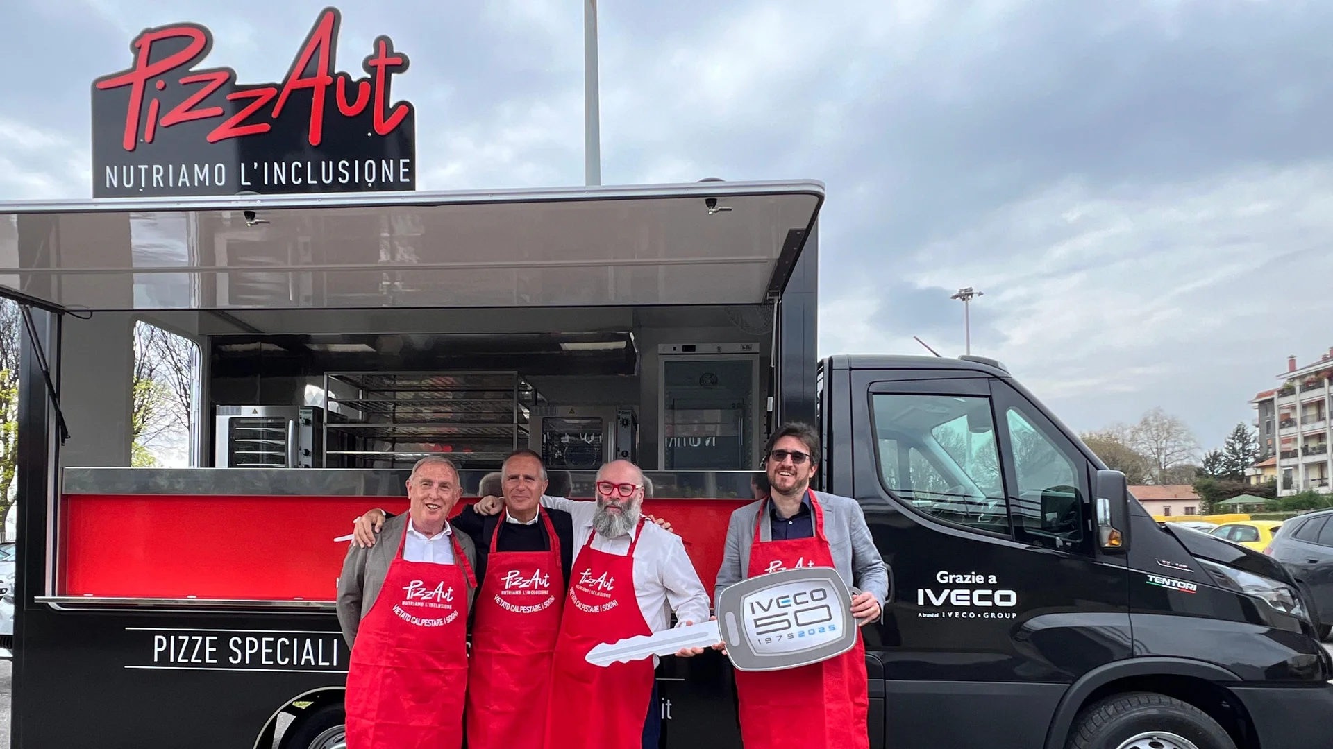 IVECO e PizzaAut foto con Nico Acampora