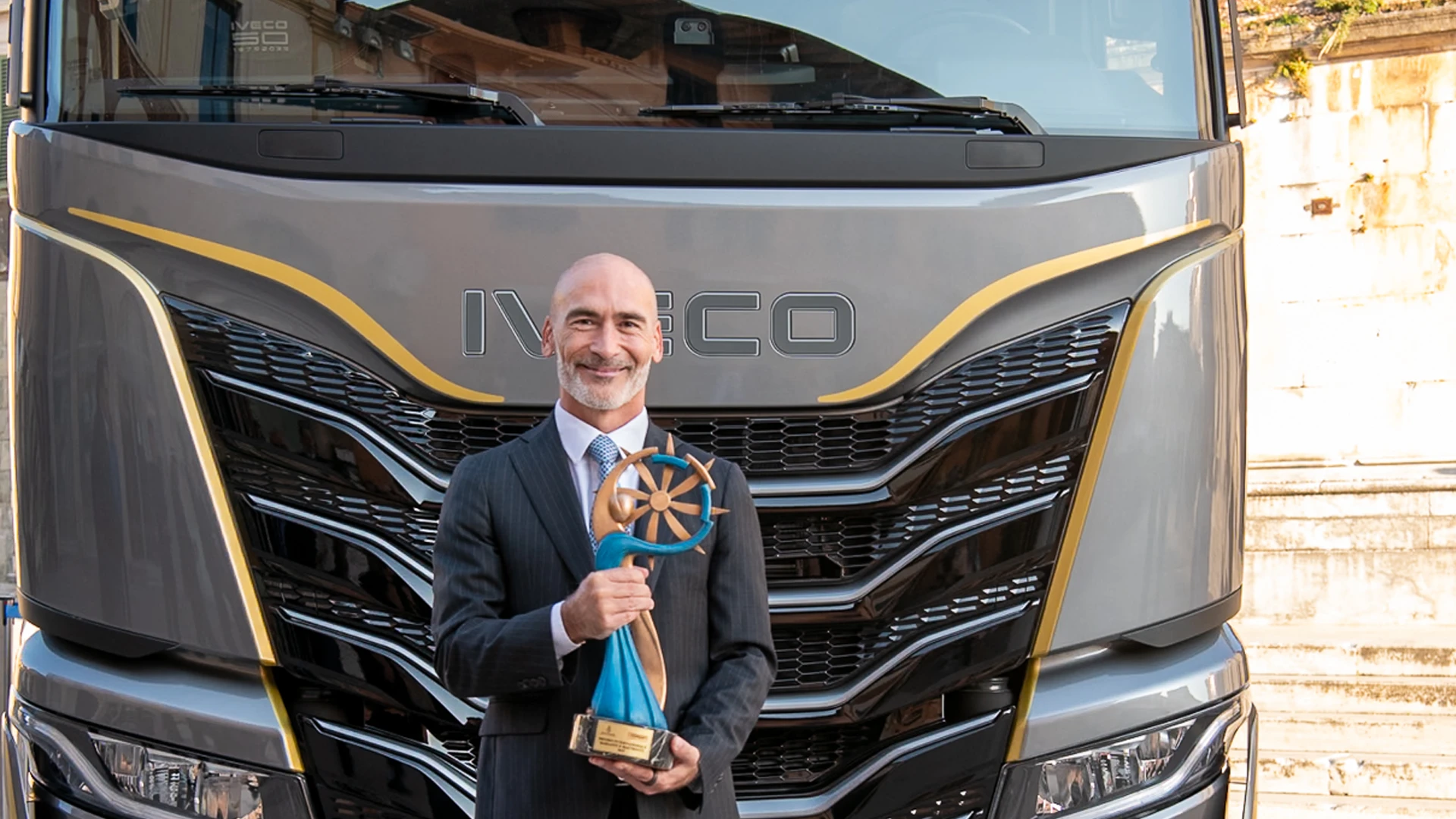 IVECO Premio Barsanti e Matteucci per eccellenza tecnologica e visione sostenibile IVECO Premio Barsanti e Matteucci per eccellenza tecnologica e visione sostenibile