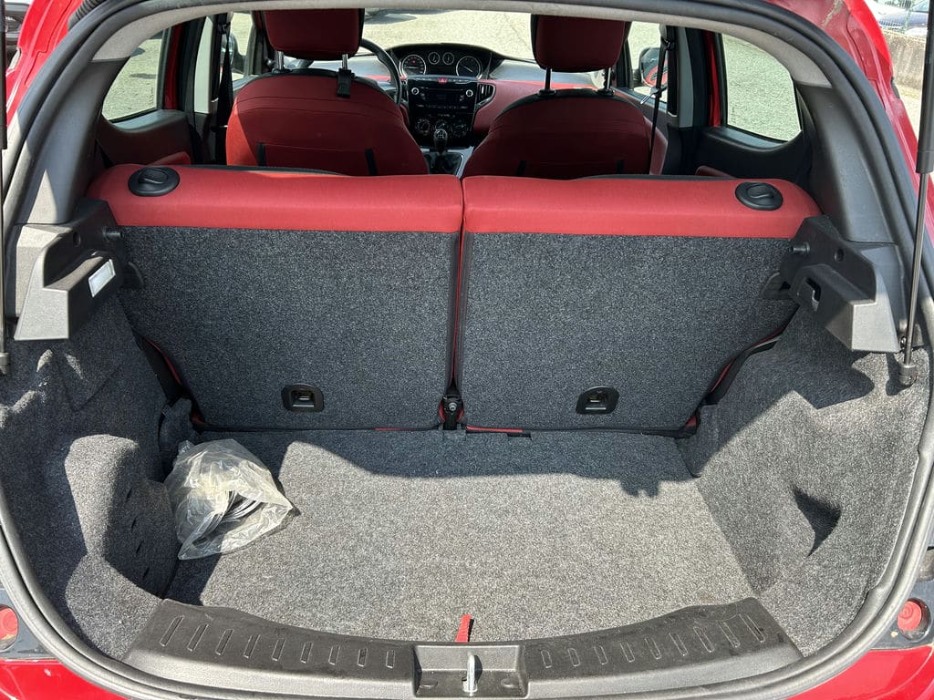 Lancia Ypsilon