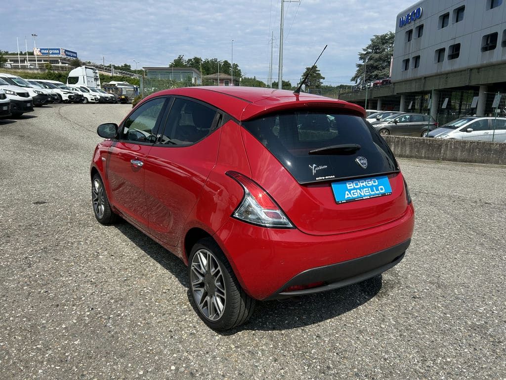 Lancia Ypsilon