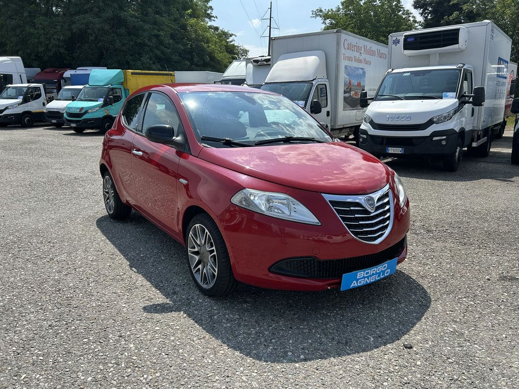 Lancia Ypsilon
