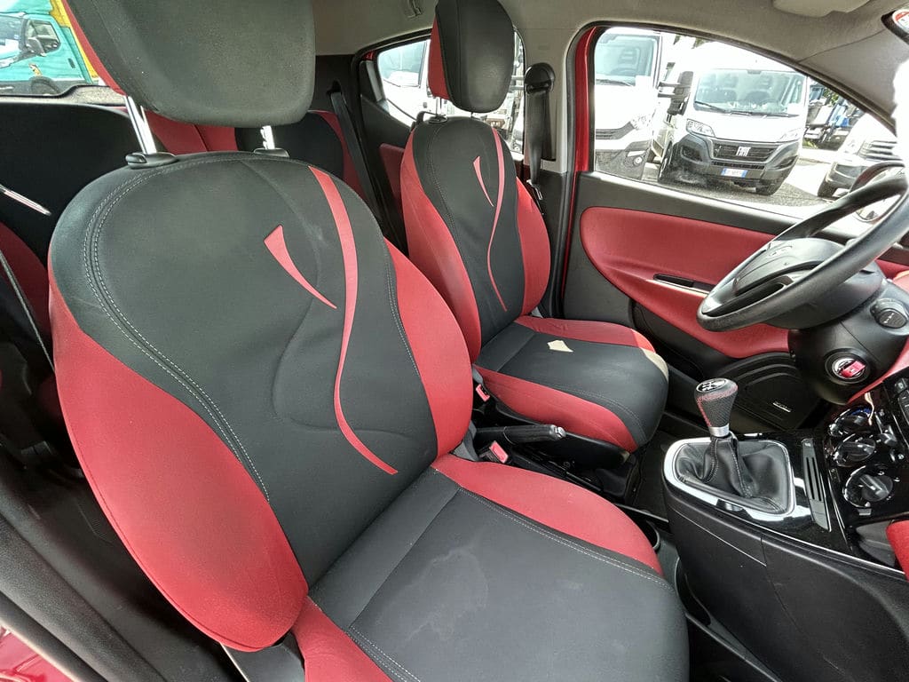 Lancia Ypsilon