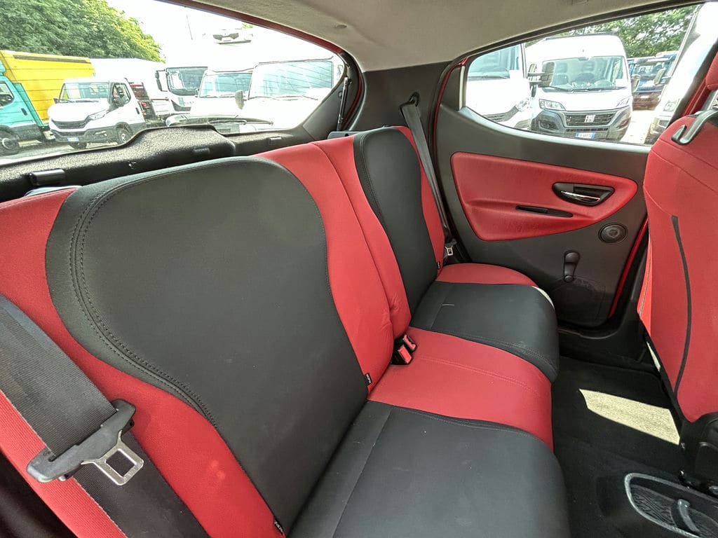 Lancia Ypsilon